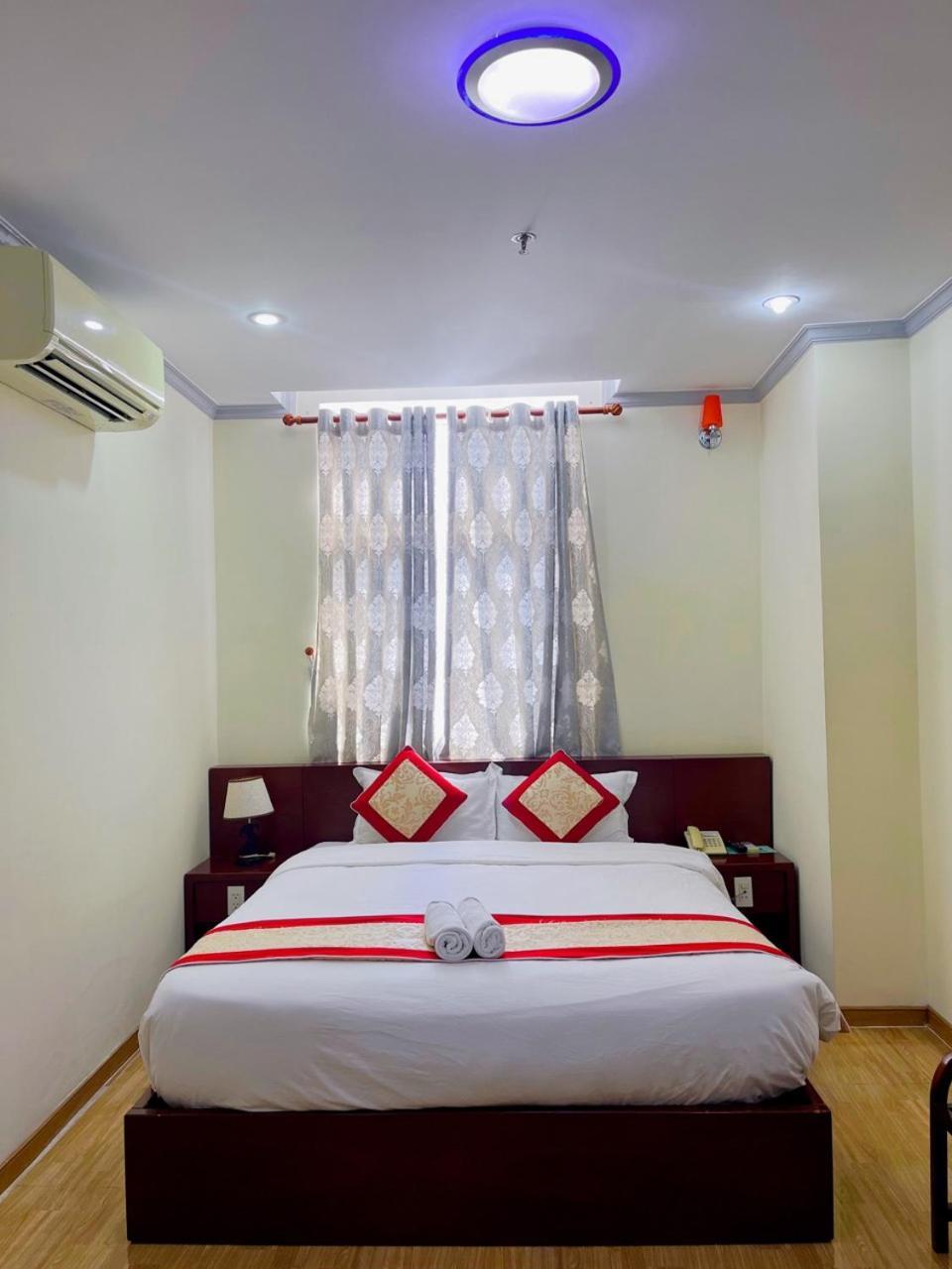 Tho Khách sạn